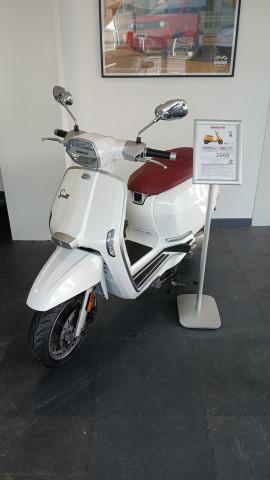 LAMBRETTA V50